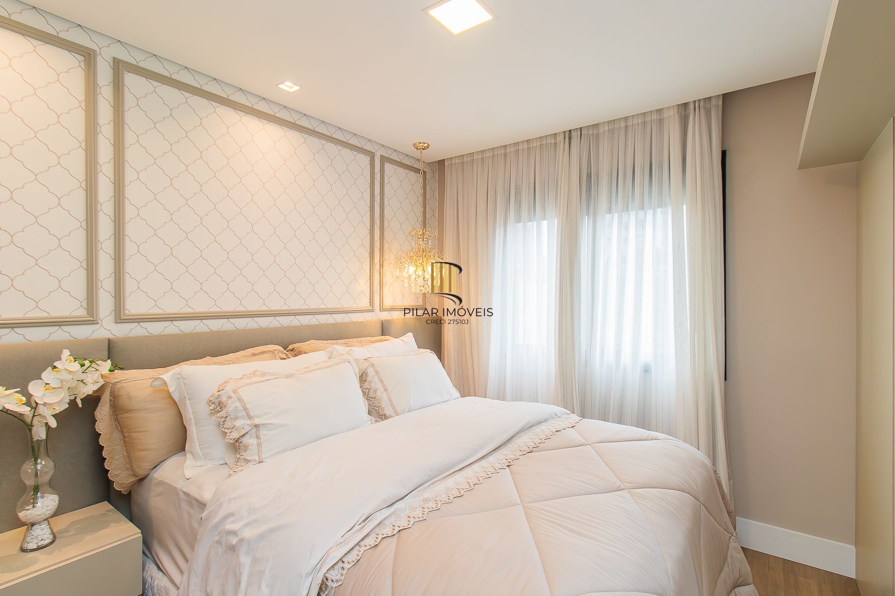 APARTAMENTO 2 D (um suíte) 80,45m² - 1 vaga simples descoberta- MENINO DEUS