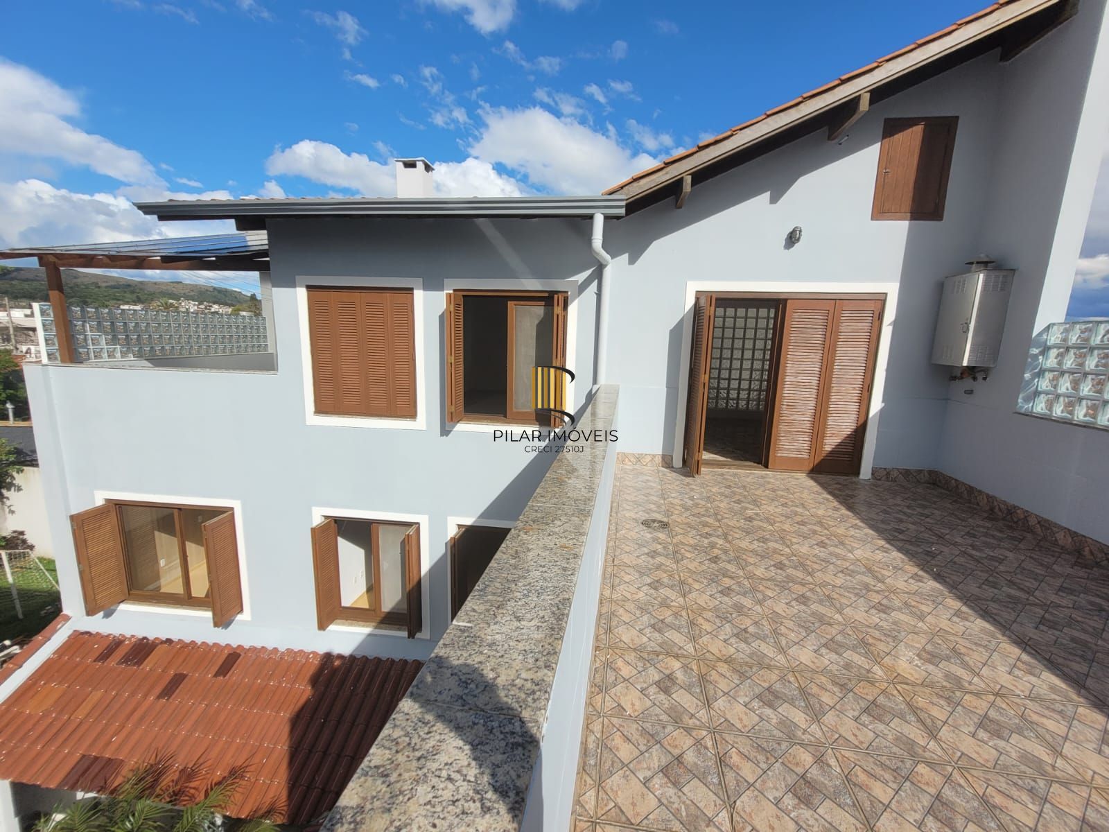 Casa no bairro Ipanema com 291 m² de área privativa e 8 garagens