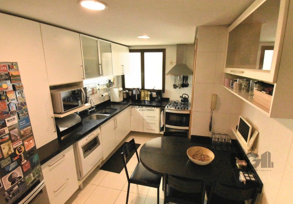 Apartamento 3 dormitórios no bairro Menino Deus