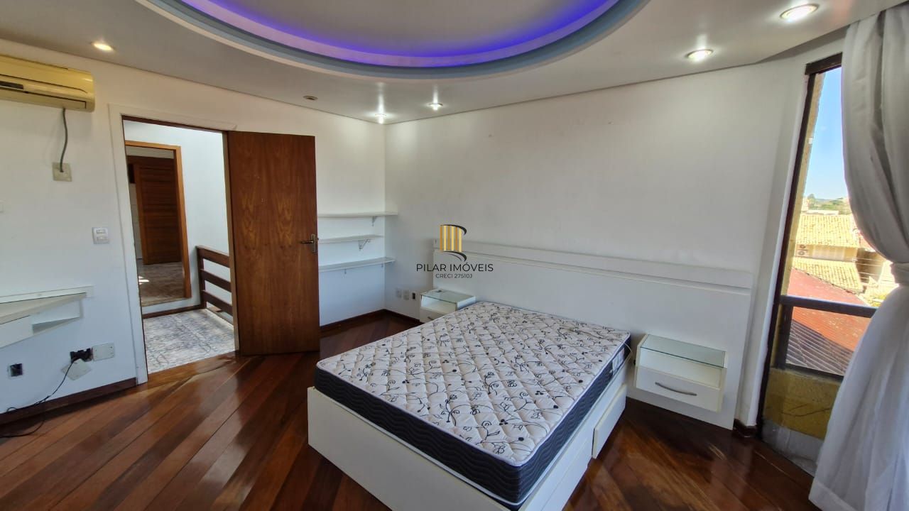 Casa em Condomínio Fechado em Ipanema com 4 dormitorios