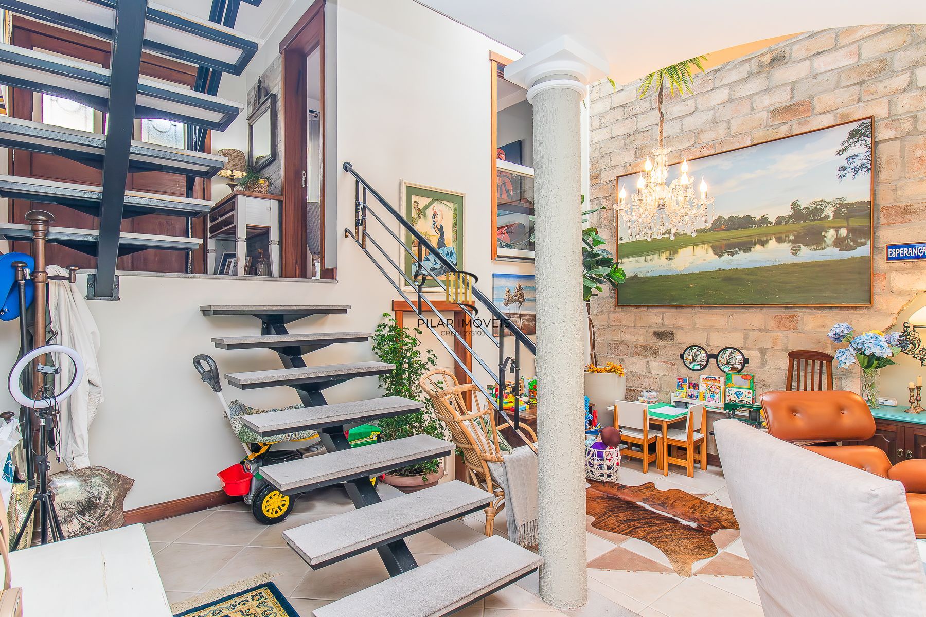 CASA DE 4 DORMITÓRIOS EM CONDOMÍNIO - 320 m² - 4 VAGAS DE GARAGEM