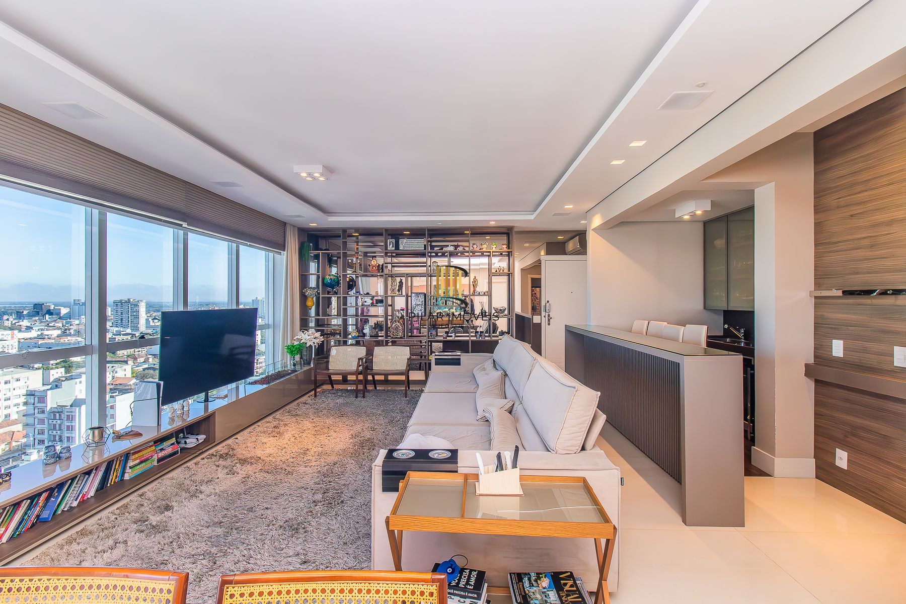 Apartamento 3 suítes 3 vagas no Moinhos