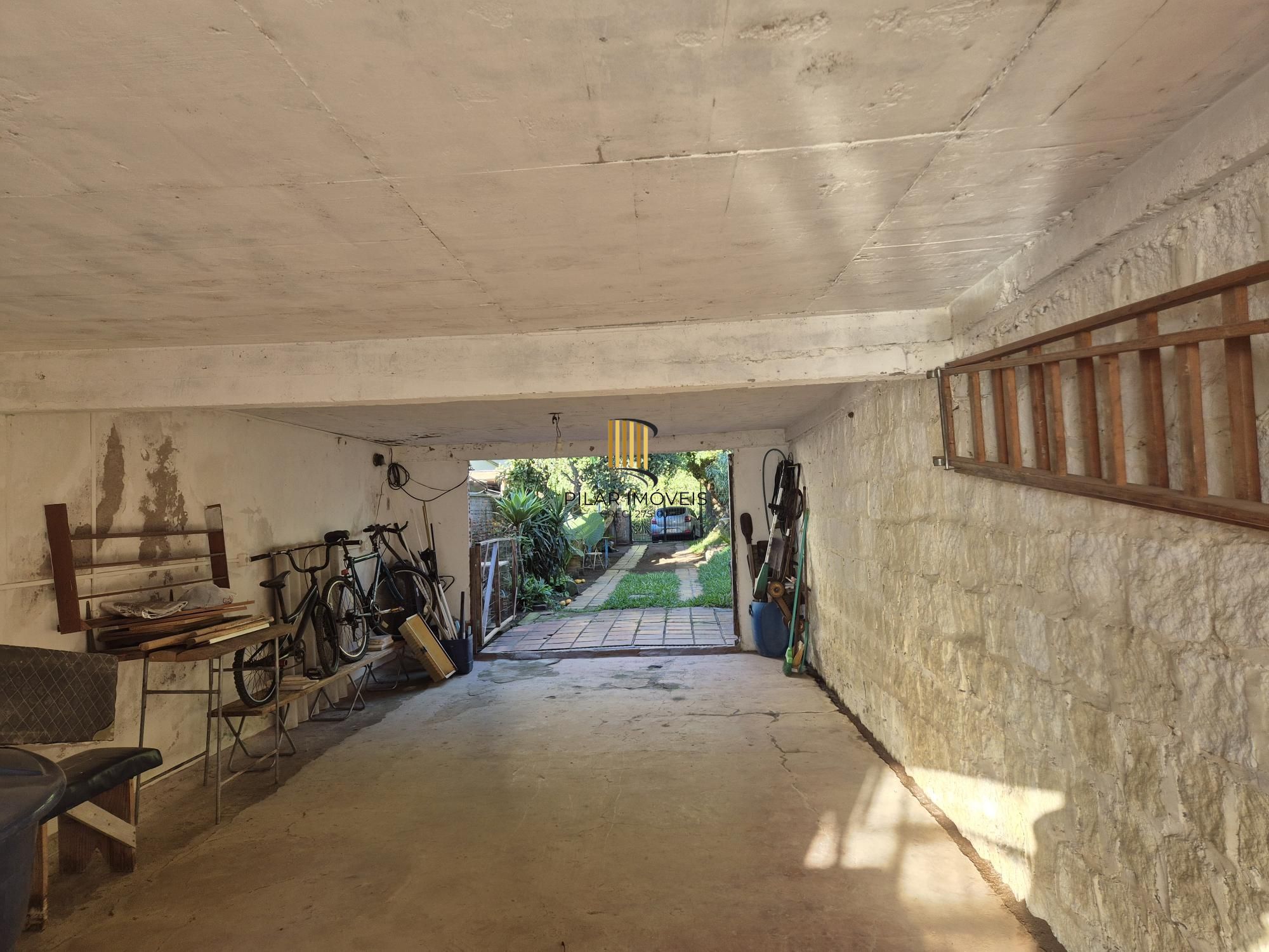 Casa com amplo jardim