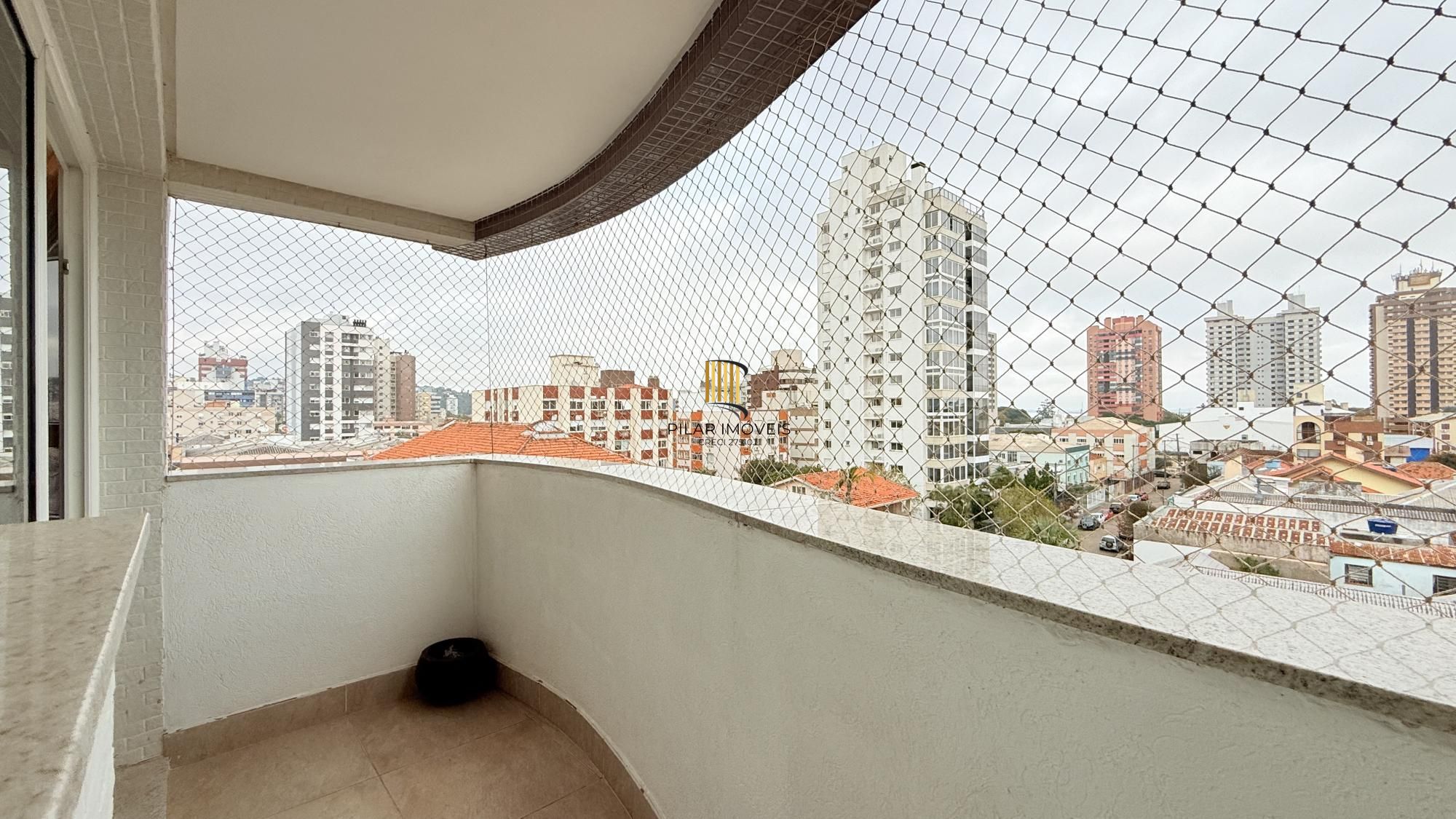 Excelente apartamento amplo com 2 dormitórios, 2 suítes mais dependência de empregada ou gabinete ou 3º dormitório