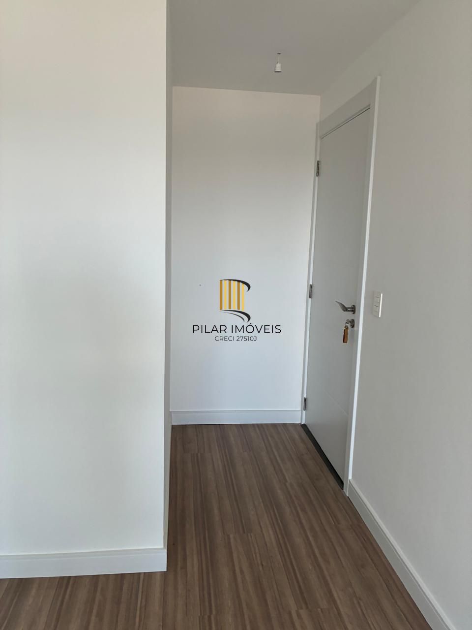 Lindo imóvel 2 dormitórios, 1 suíte, 64 m2, vaga de garagem no bairro Praia de Belas