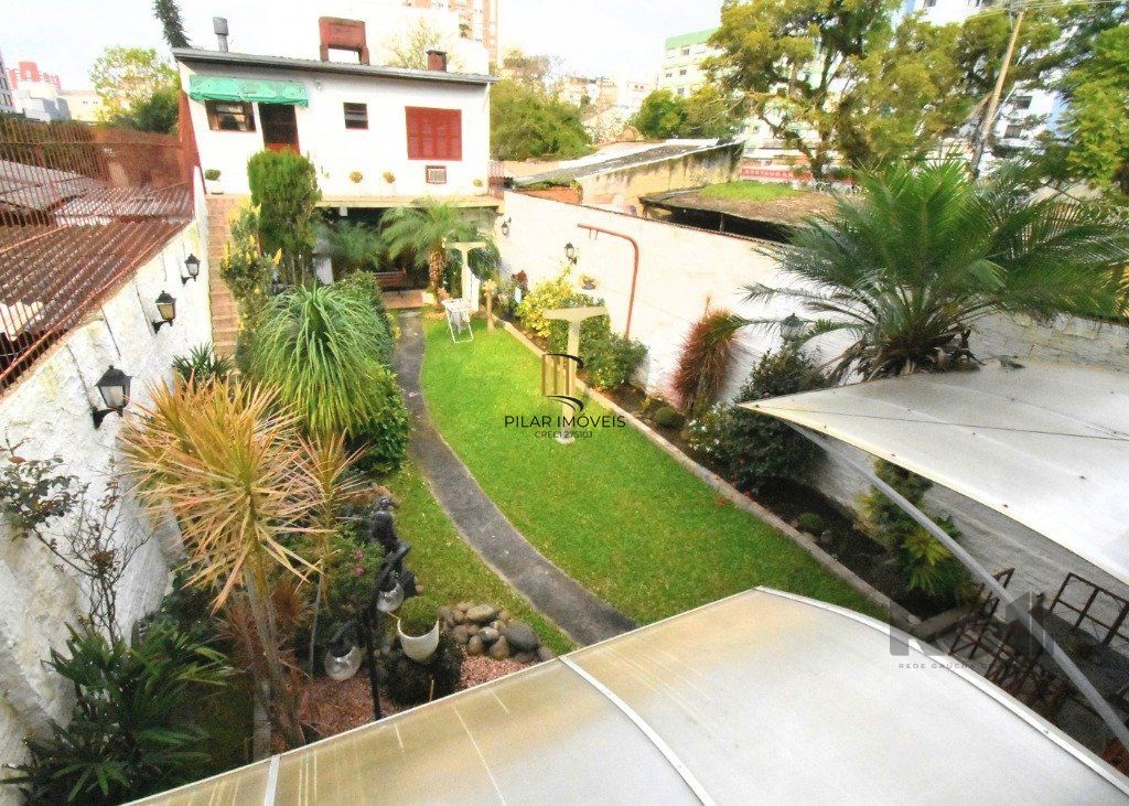 CASA - 5 dorms. -  3 vagas -  290 m² - MENINO DEUS