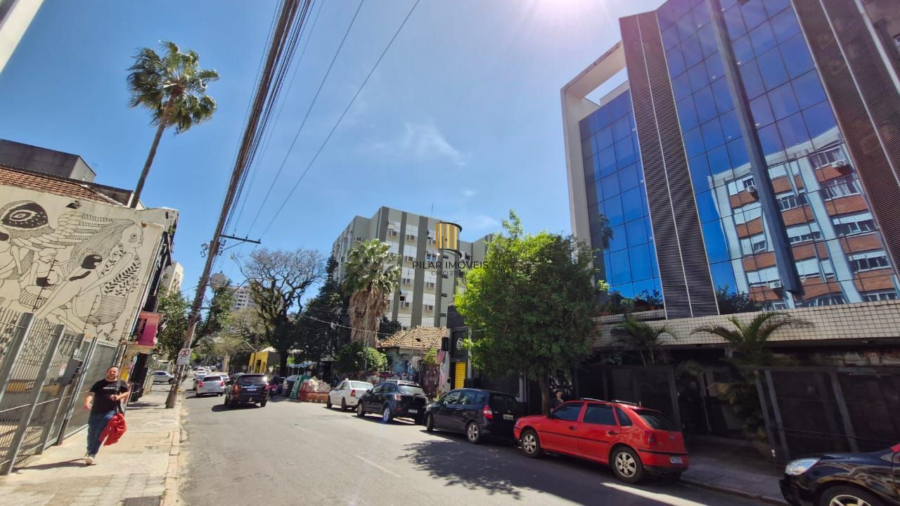 Sala na Rua General Lima e Silva com 68,50 m² de área privativa, pátio com churrasqueira
