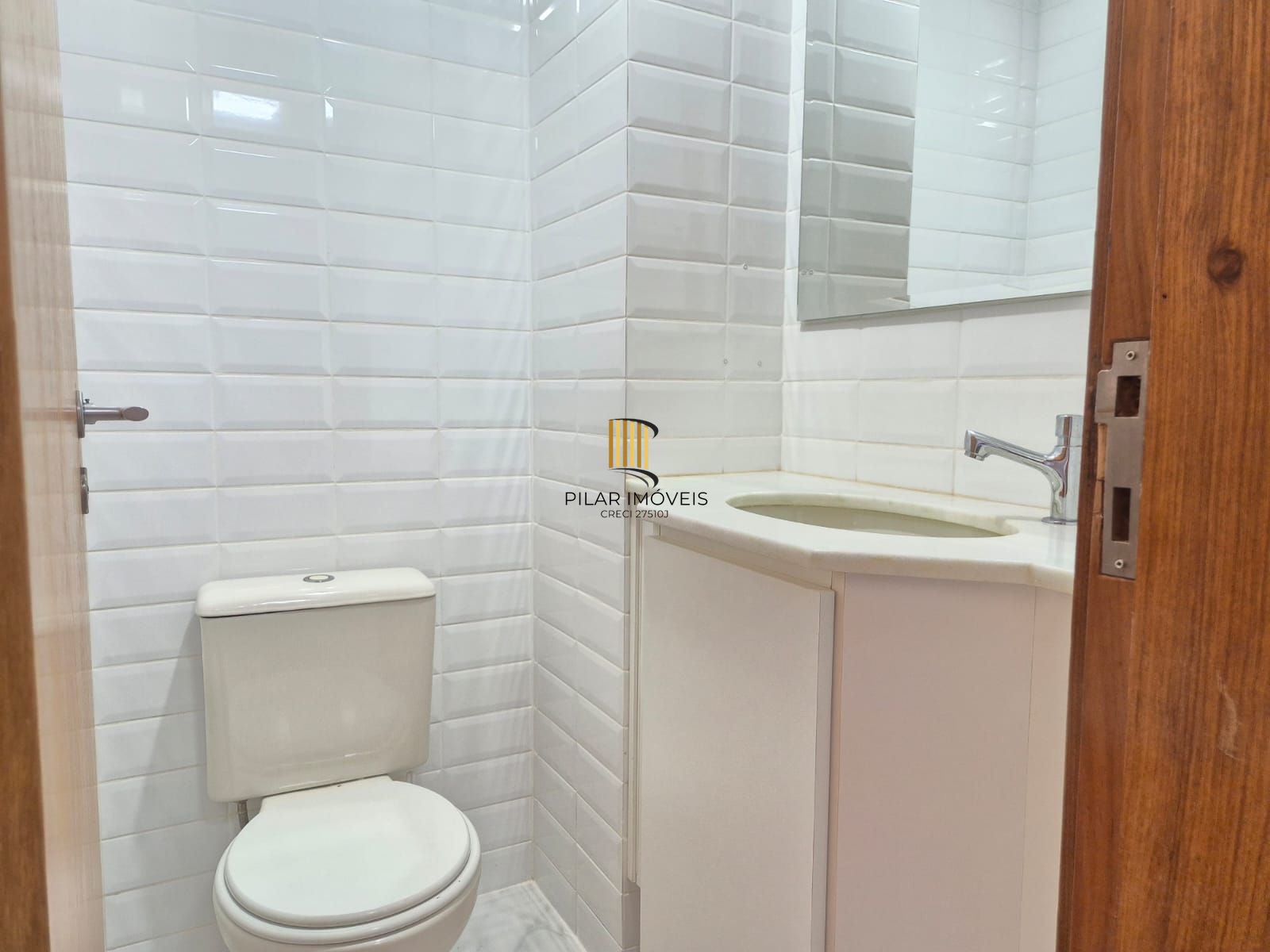 Sala reformada com box