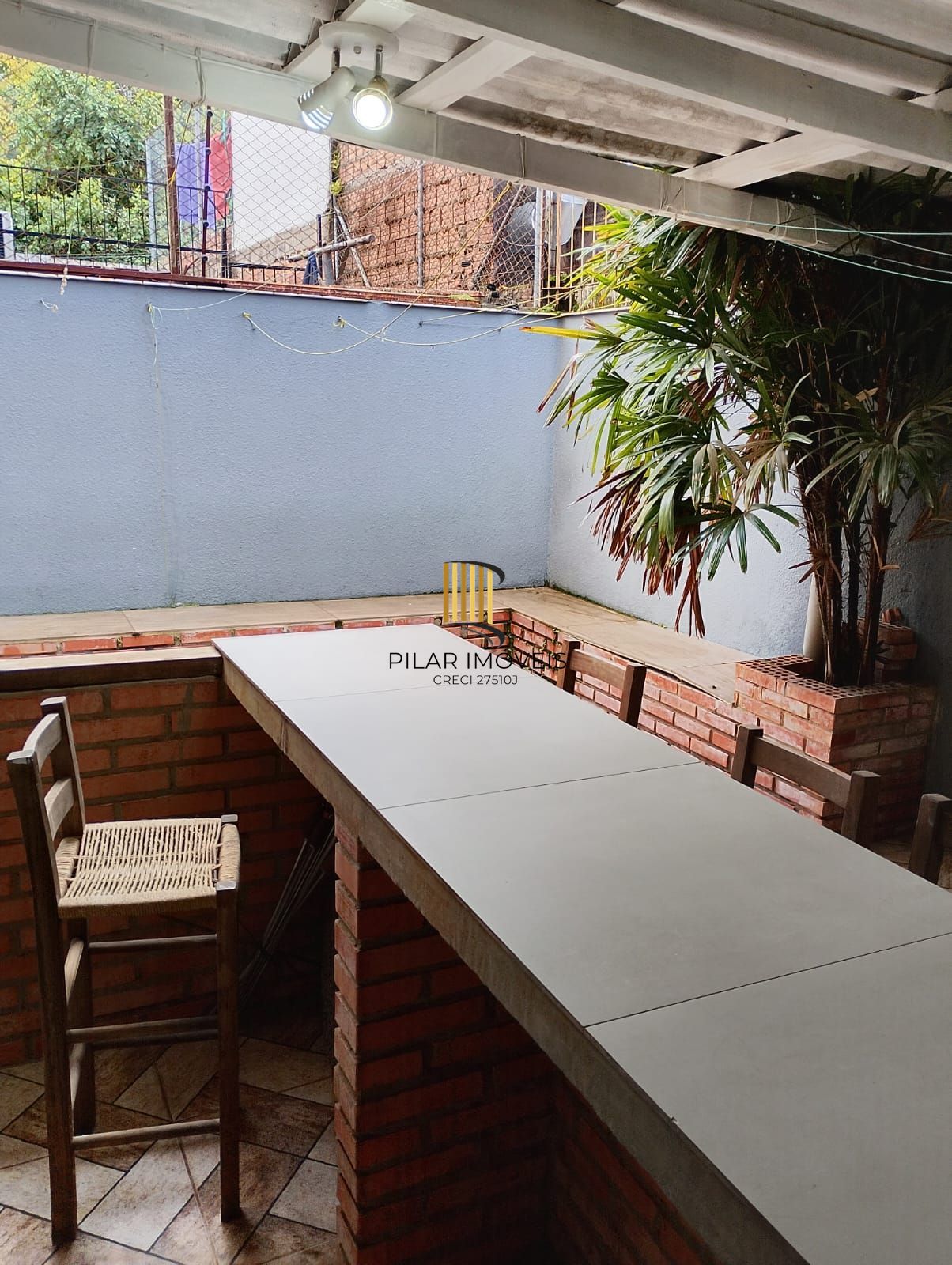 Apartamento Térreo, 02 dormitórios, 60,59m2 área privativa, quiosque com churrasqueira, Menino Deus