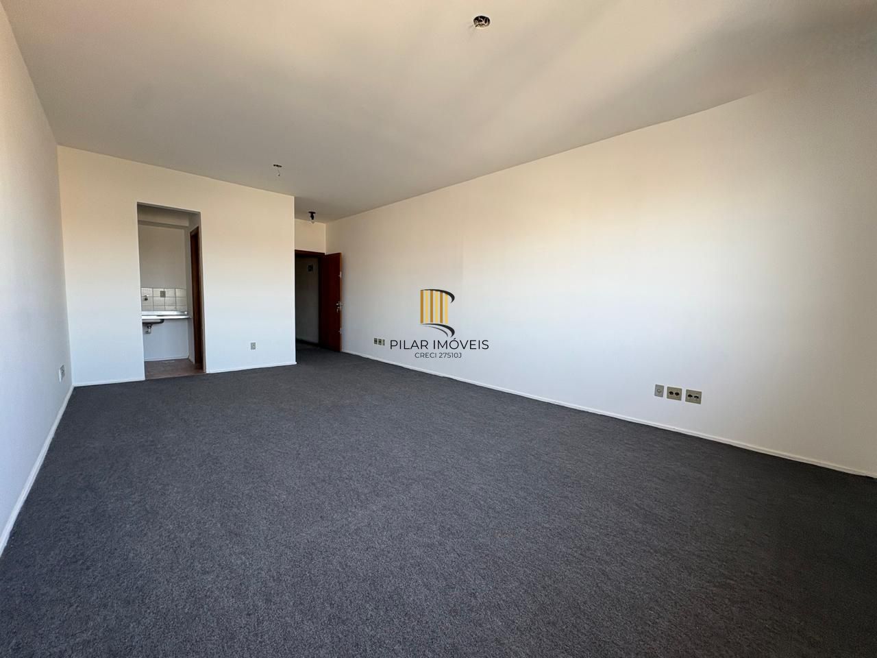 Sala comercial 37,27m² no bairro Passo da Areia