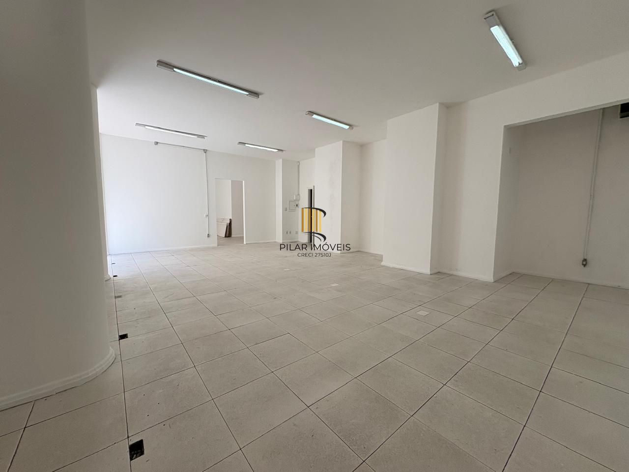 Sala comercial 822,66m² no centro de Porto Alegre