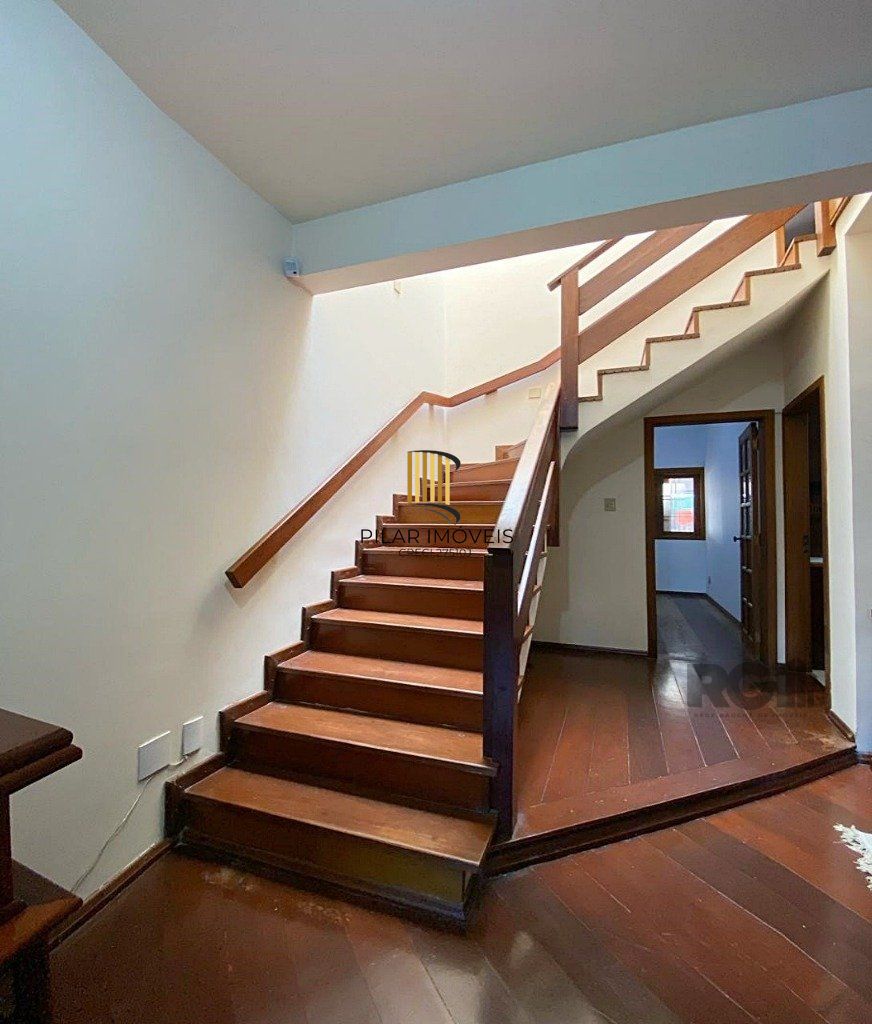 CASA - 4 dorms. -  3 vagas - 254,79 m² - SANTA TEREZA
