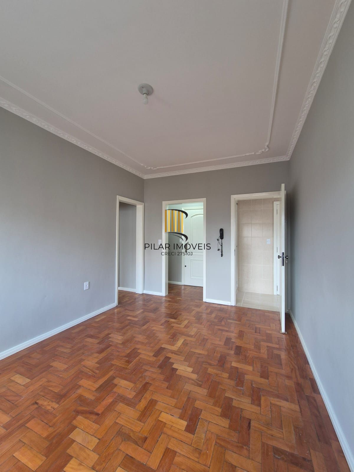 Apto 2D com dependencia completa na Cidade Baixa