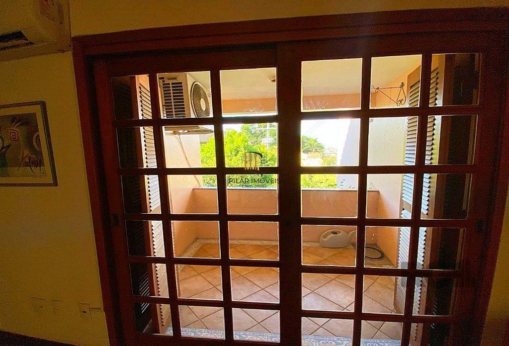 CASA - 4 dorms. -  3 vagas - 254,79 m² - SANTA TEREZA