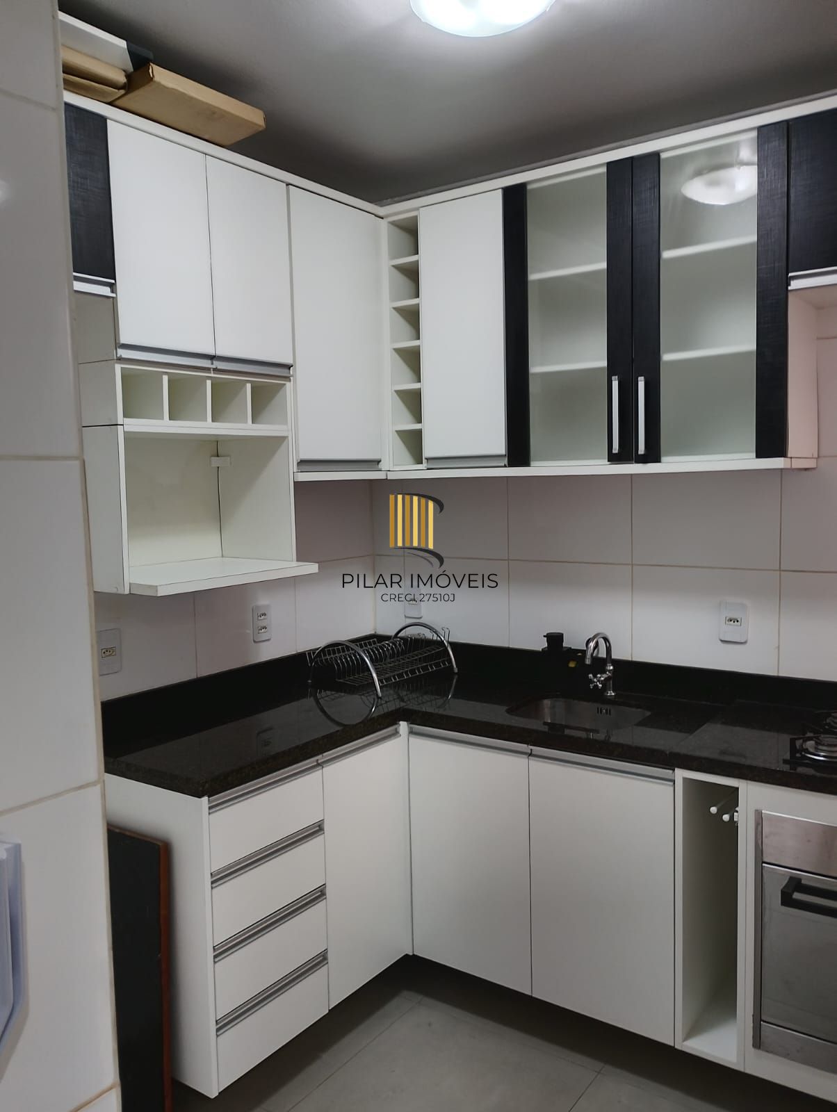 Apartamento Térreo, 02 dormitórios, 60,59m2 área privativa, quiosque com churrasqueira, Menino Deus