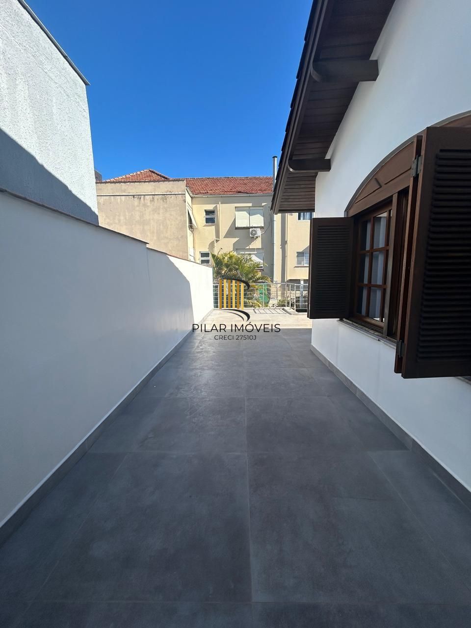 CASA -4 DORM. -com 2 suítes - 3 BOX- 297,18 m² - MENINO DEUS