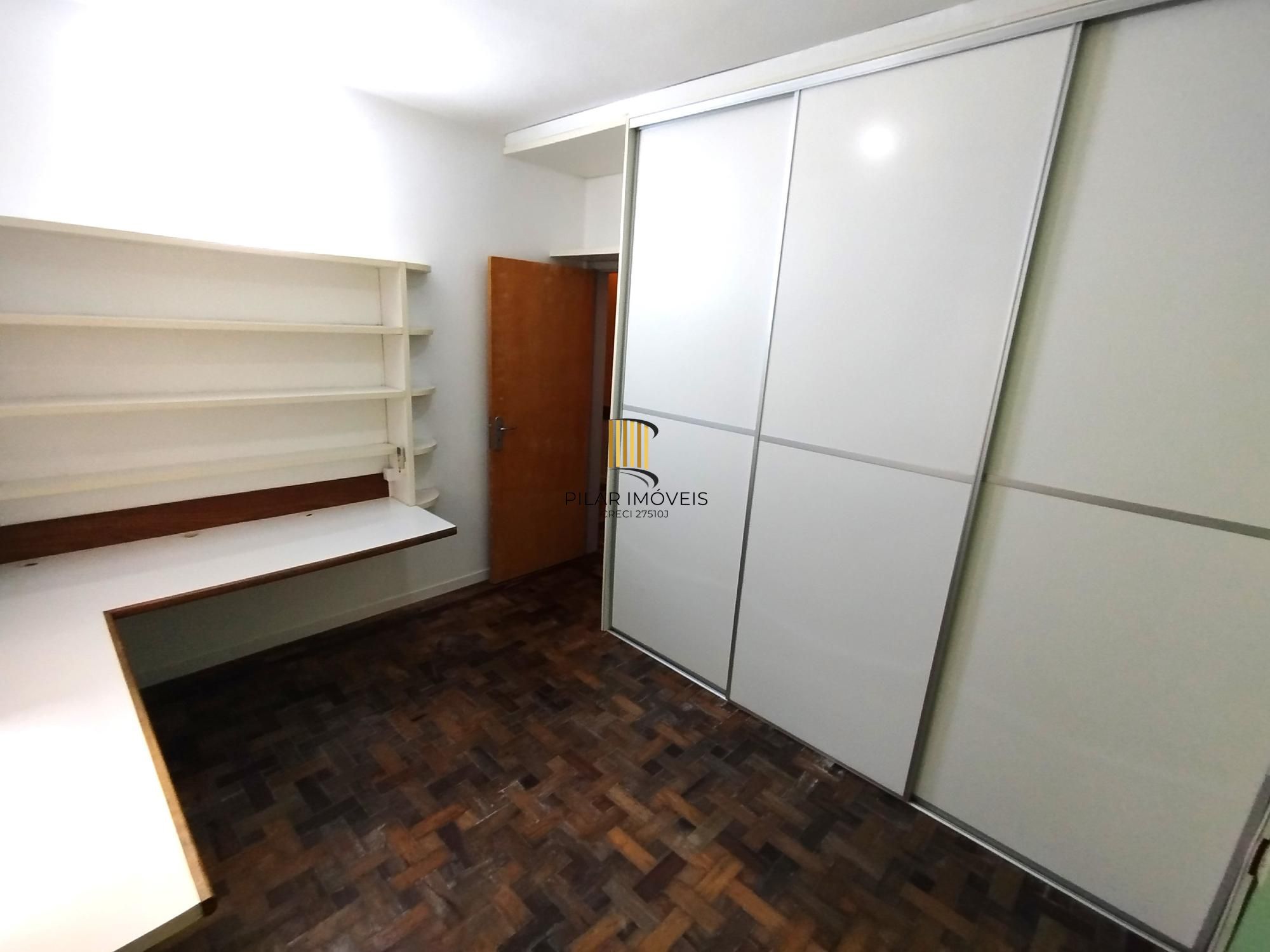 Apartamento Térreo com pátio no menino Deus