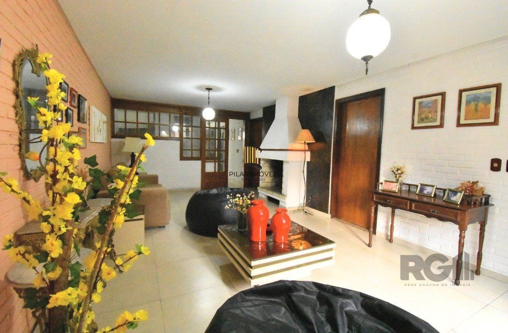 CASA - 5 dorms. -  3 vagas -  290 m² - MENINO DEUS