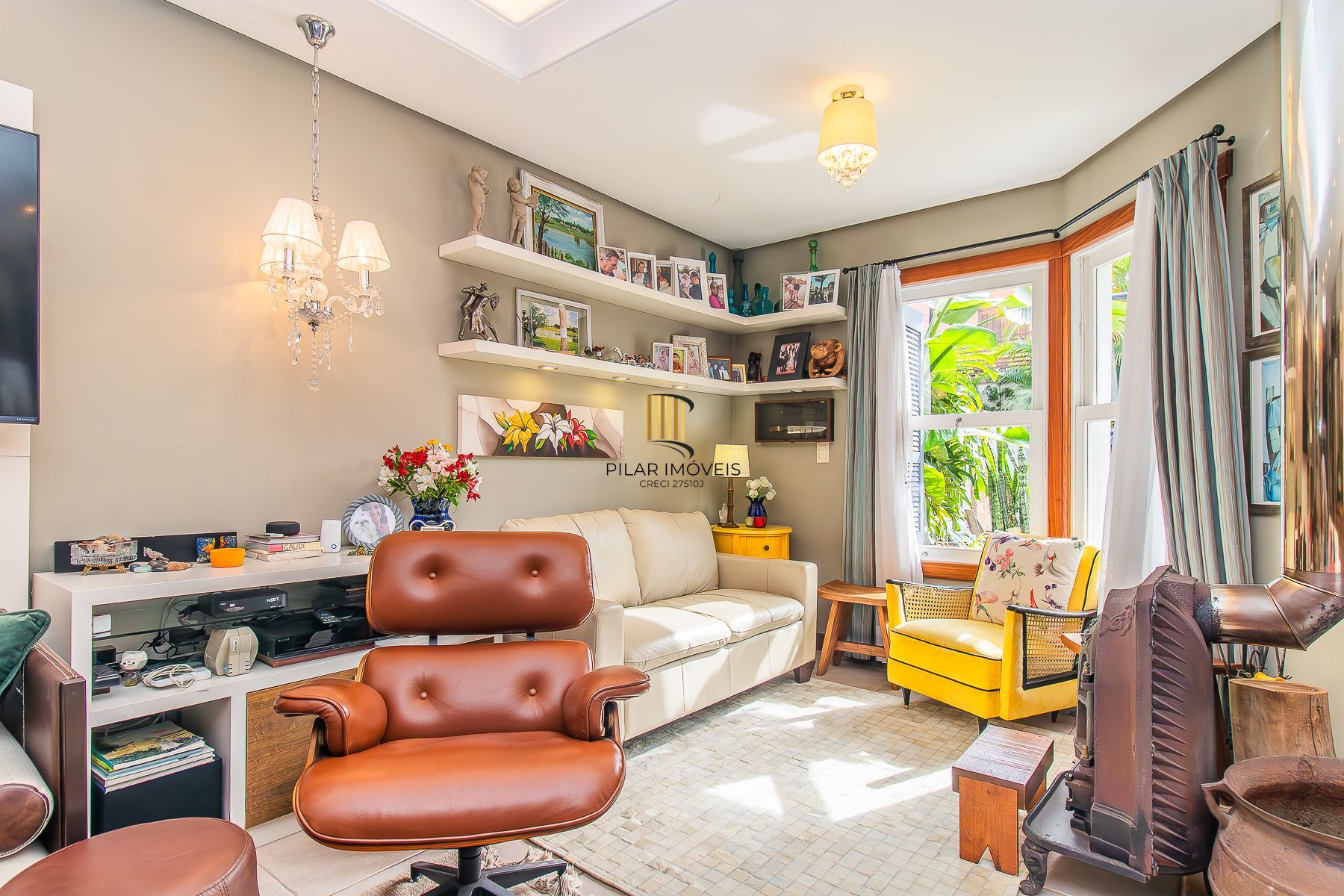 CASA DE 4 DORMITÓRIOS EM CONDOMÍNIO - 320 m² - 4 VAGAS DE GARAGEM