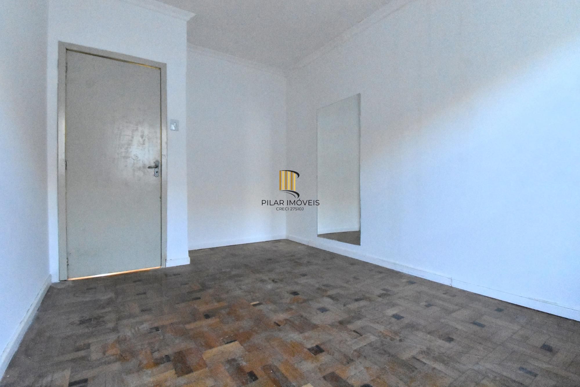 Apartamento de 4dormitórios, sendo uma suite churrasqueira e sacada 85m2 bairro Menino Deus.