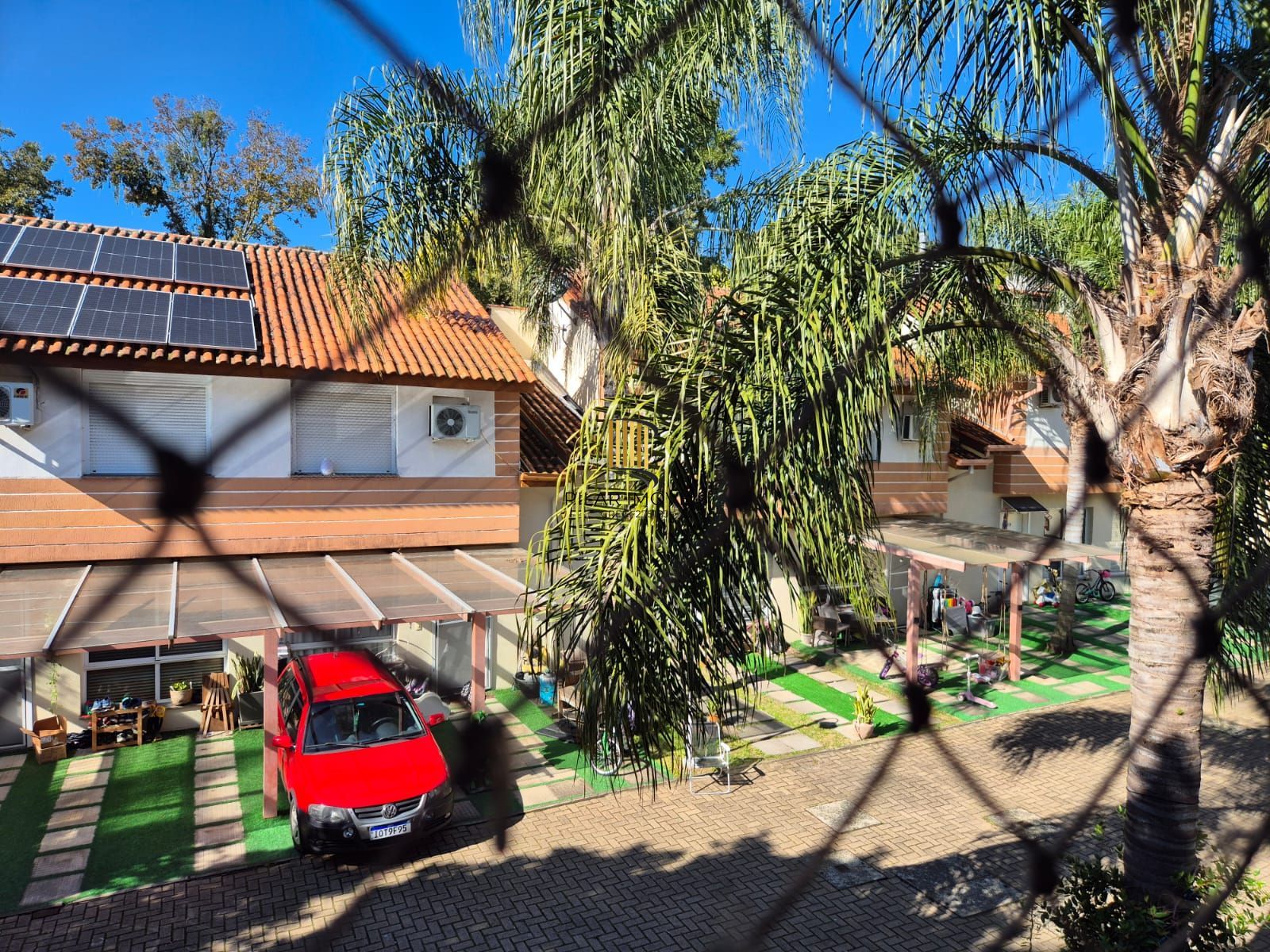 Casa em condomínio com infra