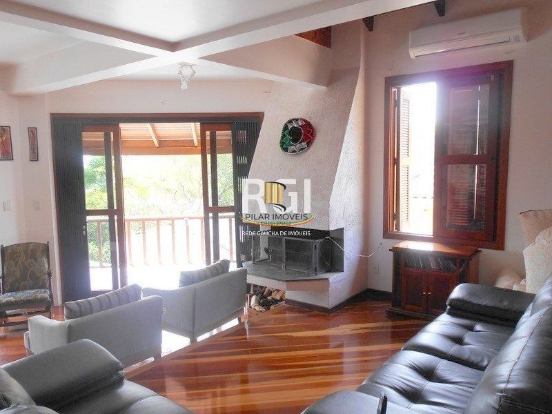 Casa para Venda - 430m², 3 dormitórios, sendo 1 suites, 2 vagas - Vila Nova