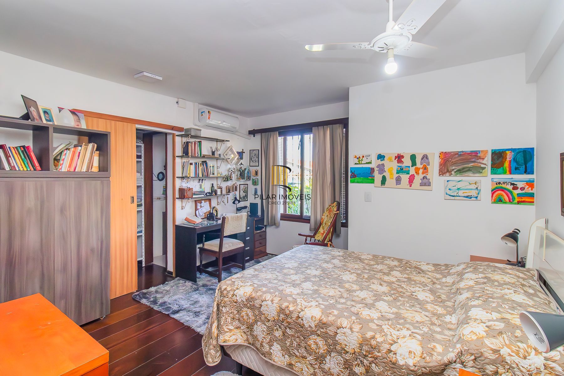 Casa 4 dormitórios no bairro Espírito Santo