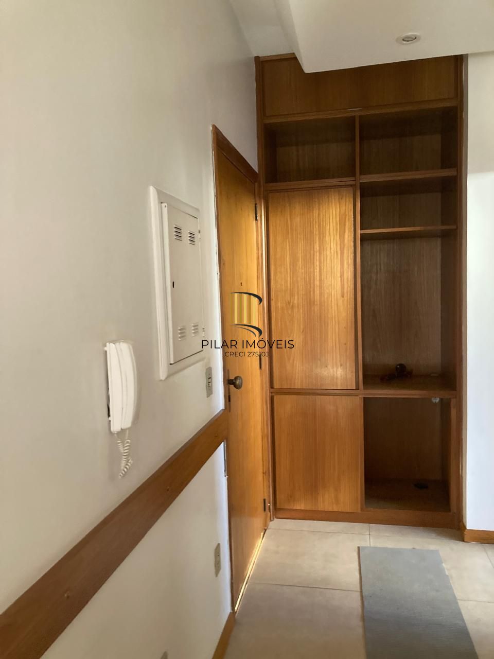 Conjunto de Salas na Rua Érico Veríssimo