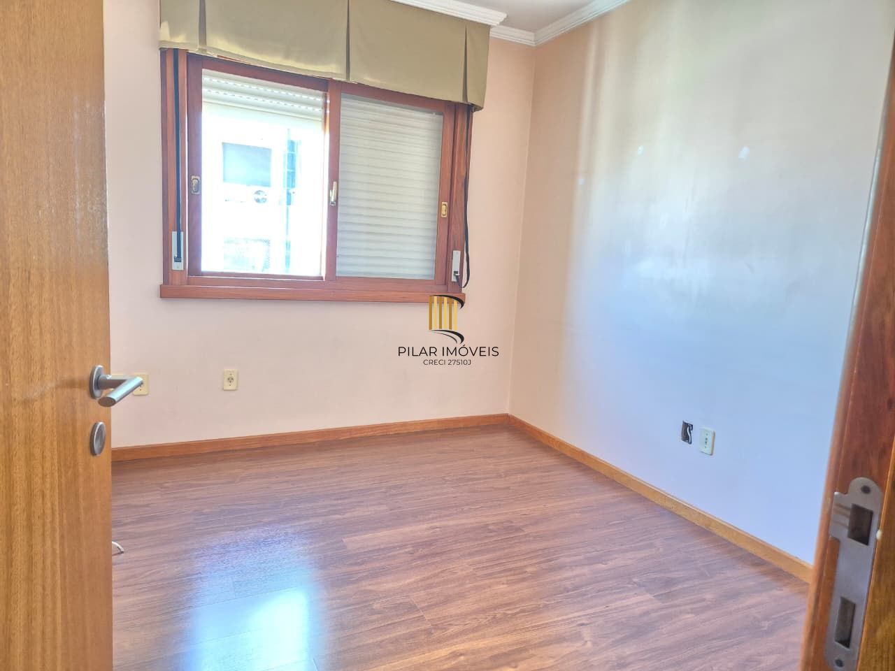 3Dormitórios com 99,80m privativos.