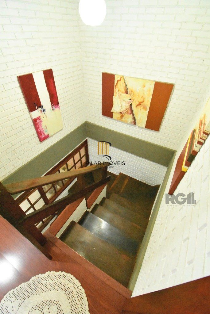 CASA - 5 dorms. -  3 vagas -  290 m² - MENINO DEUS