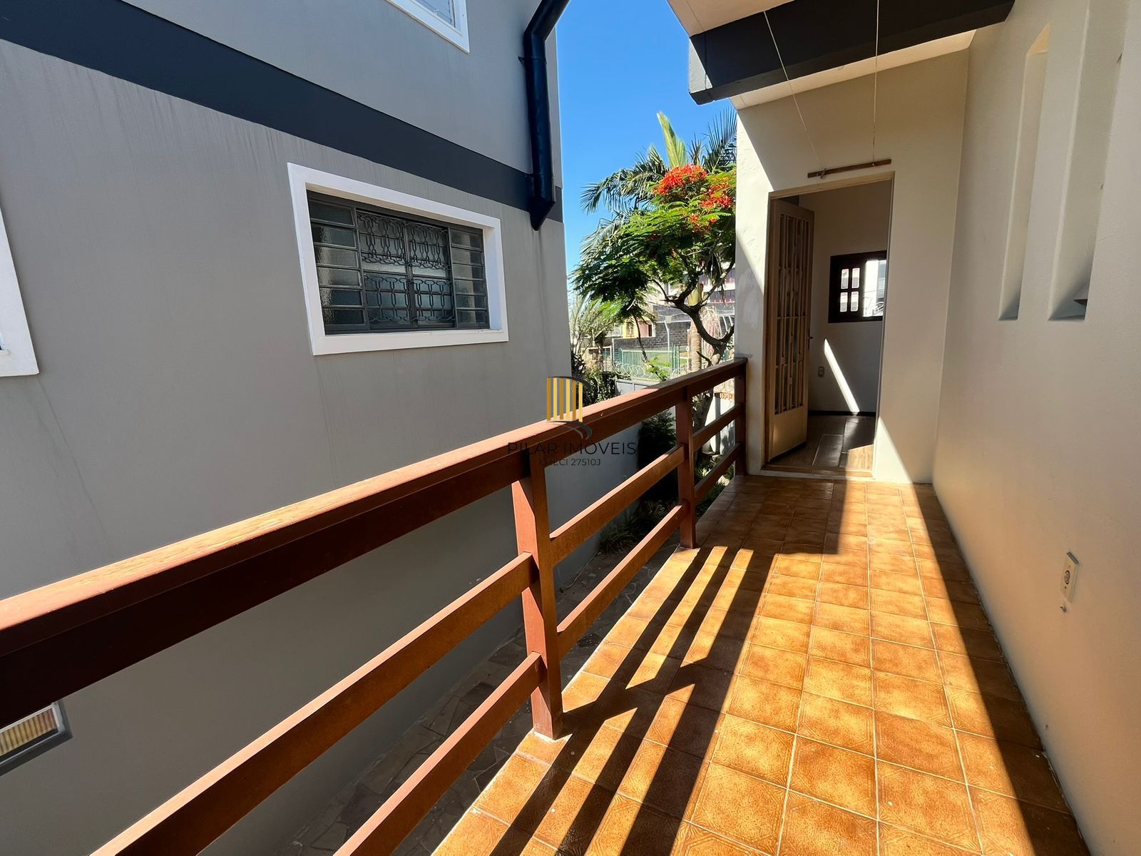2 Casas independentes em terreno de 480m.