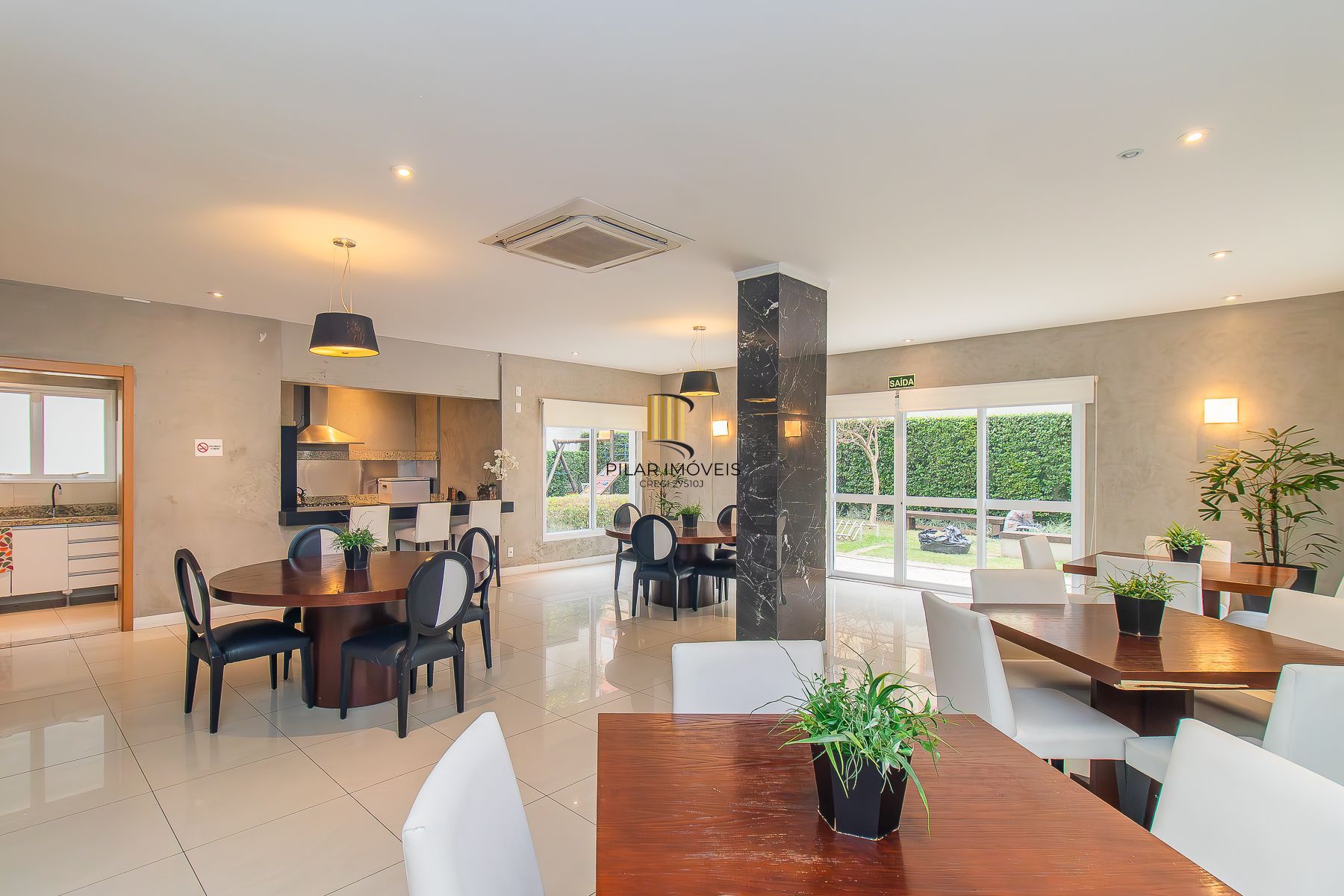 3 suítes 2 vagas Menino Deus