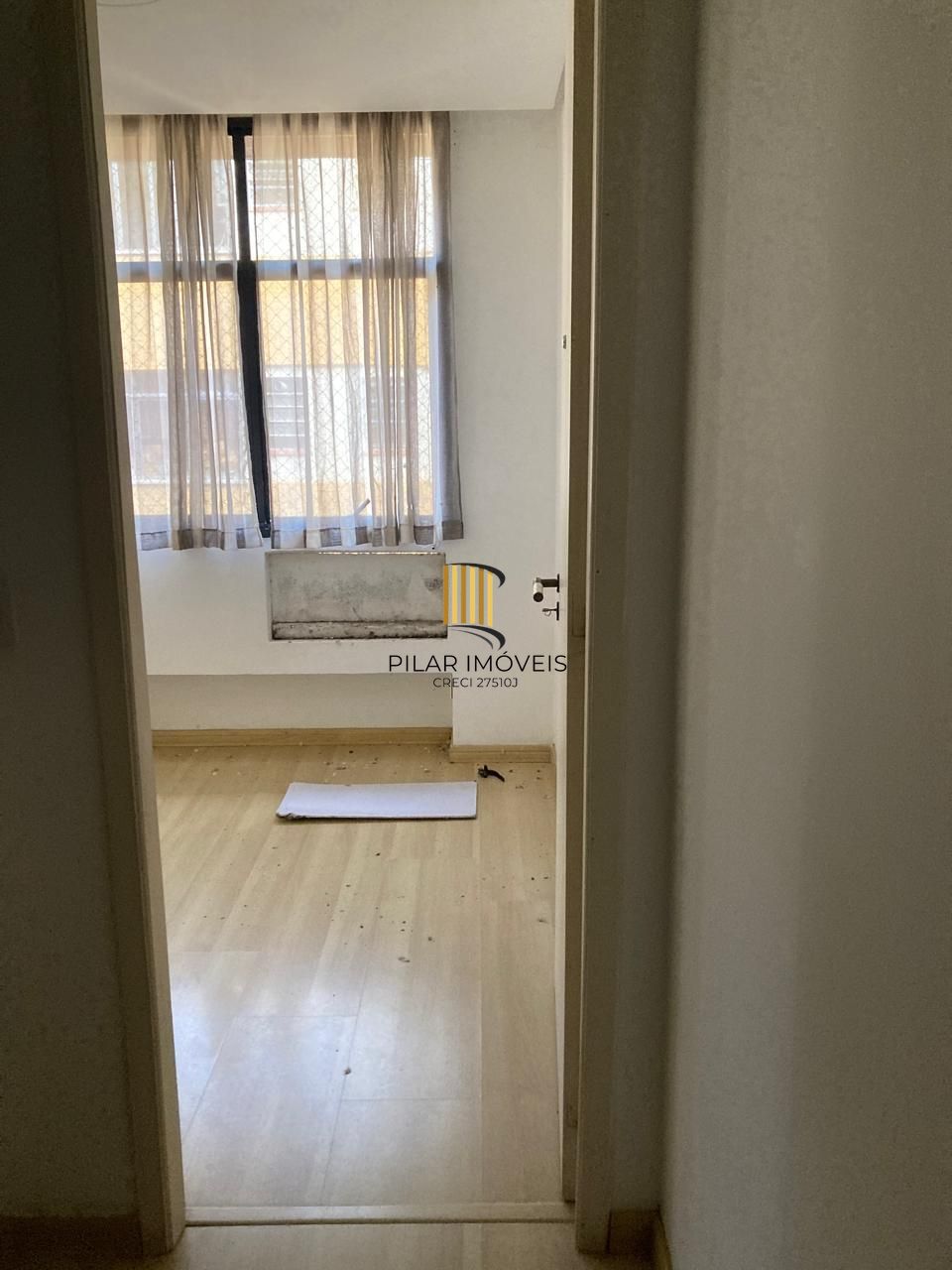 ÓTIMA SALA COM 37 METROS PRIVATIVOS E BOX ESCRITURADO
