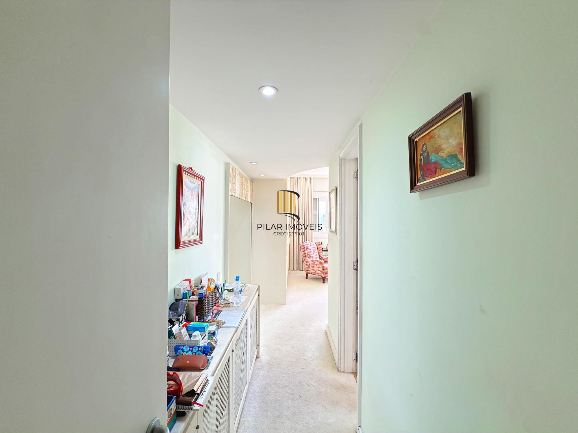 231,8 m², 3 dormitórios com suíte, 1 vaga