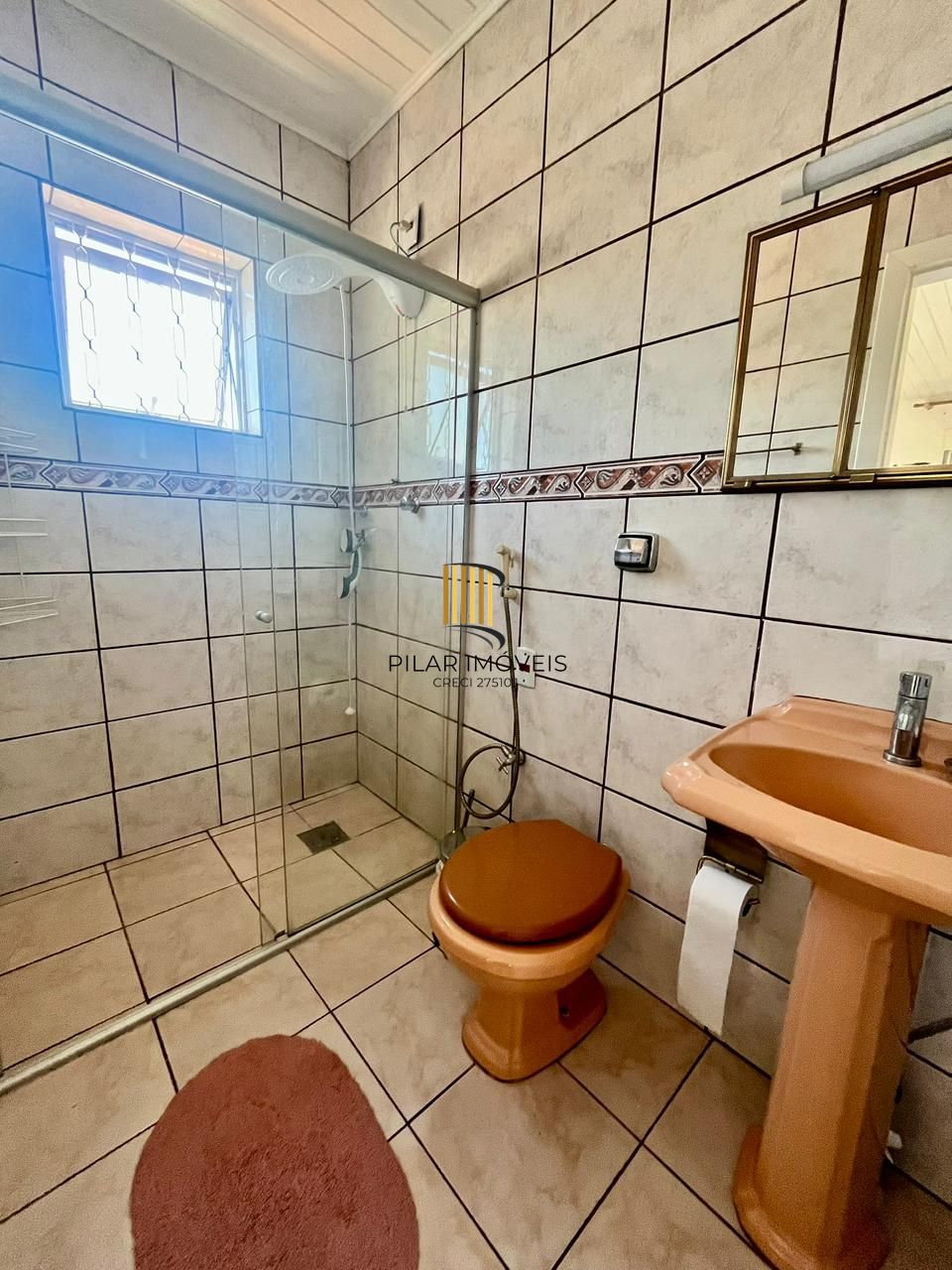 2 Casas independentes em terreno de 480m.