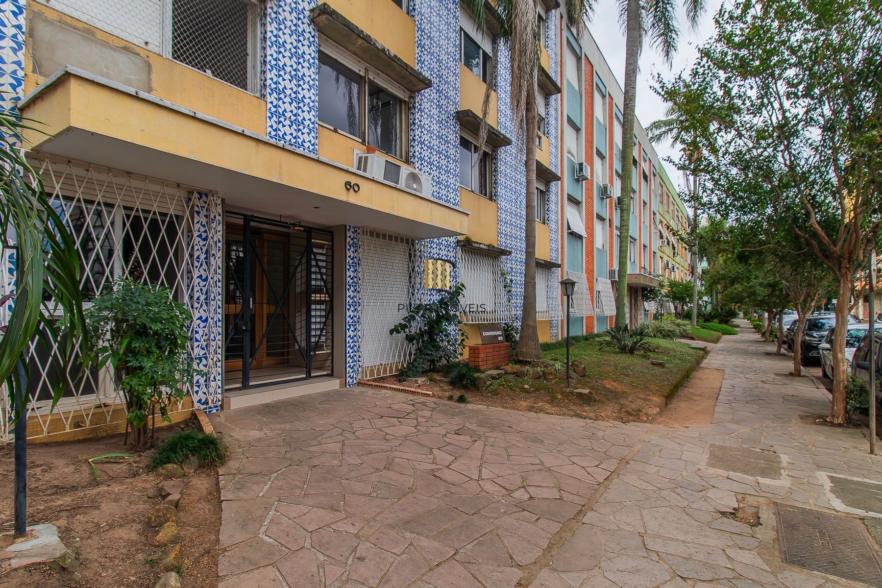 Apartamento para Venda - 92.44m², 3 dormitórios, sendo 1 suites, 1 vaga - Menino Deus