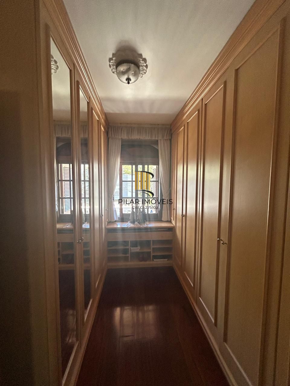 CASA -4 DORM. -com 2 suítes - 3 BOX- 297,18 m² - MENINO DEUS