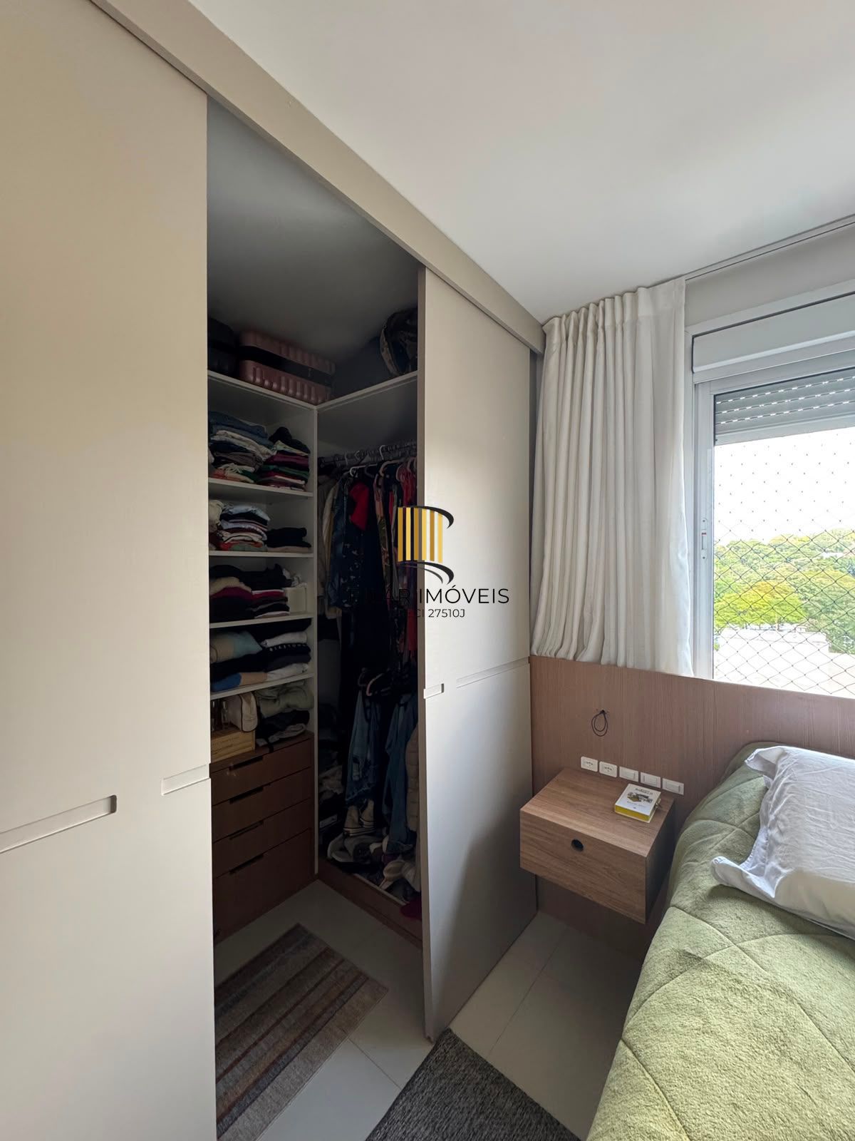 Apartamento 2 dormitórios com vaga no Menino Deus