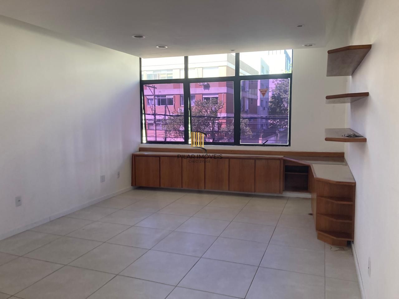 Conjunto de Salas na Rua Érico Veríssimo