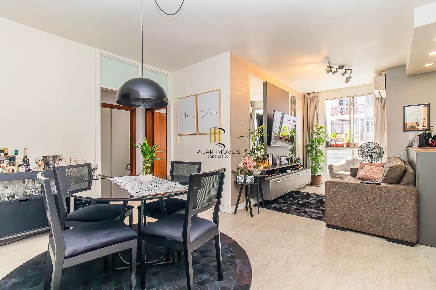 Apartamento dois dormitórios 68,00m² no bairro Glória