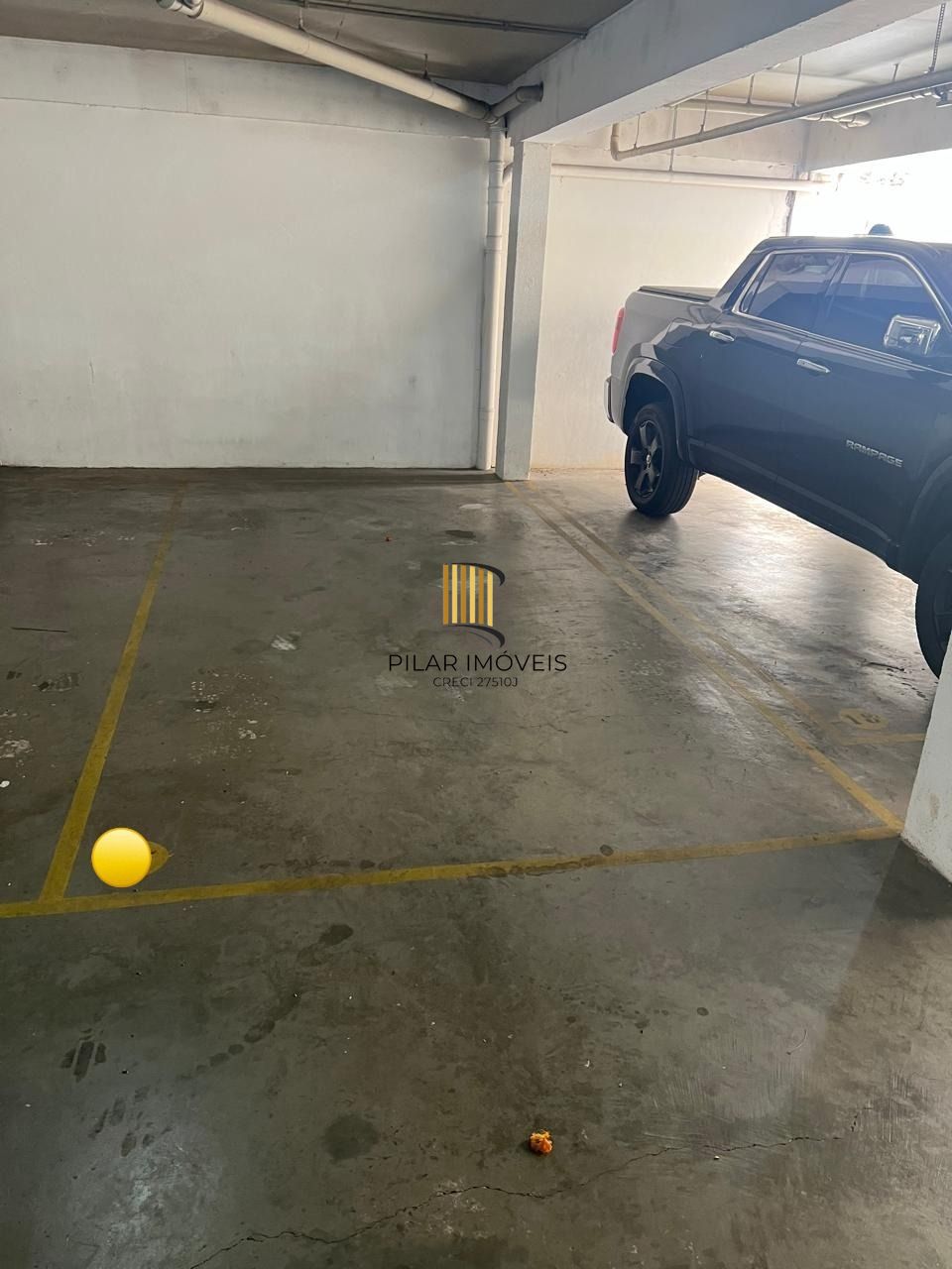 Apartamento 2 D com suite e garagem ,