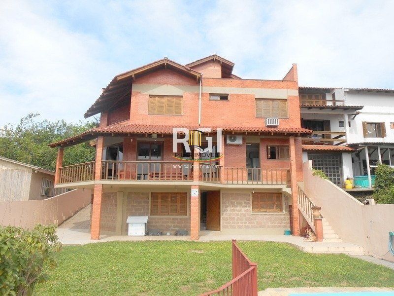 Casa para Venda - 430m², 3 dormitórios, sendo 1 suites, 2 vagas - Vila Nova