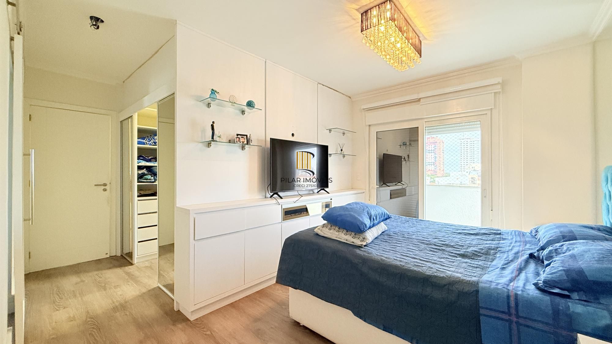 Excelente apartamento amplo com 2 dormitórios, 2 suítes mais dependência de empregada ou gabinete ou 3º dormitório