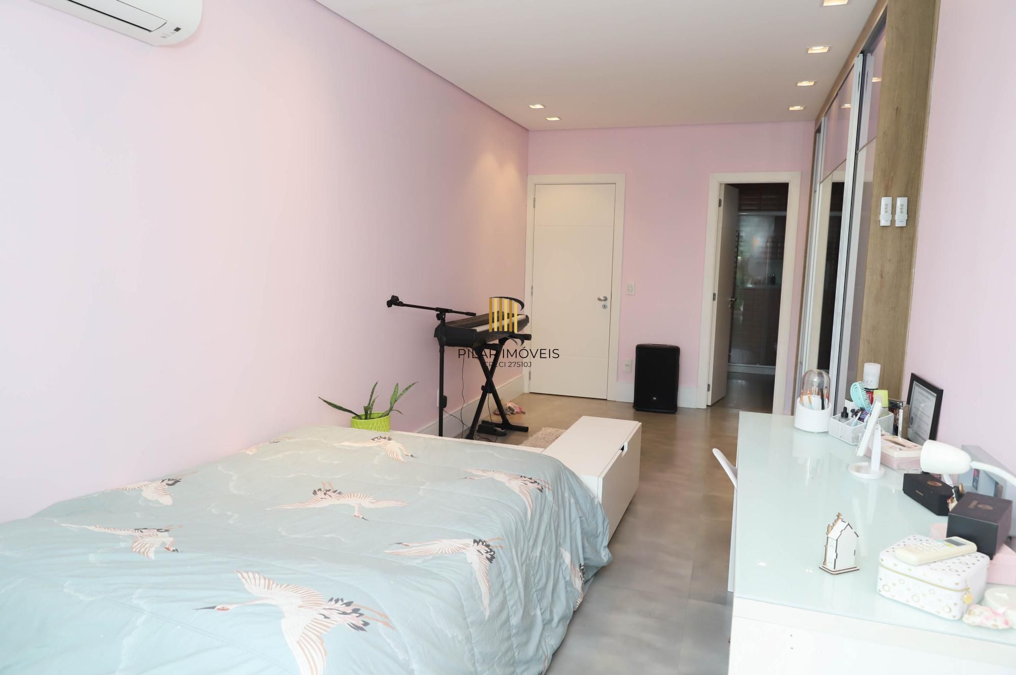 Terraville com 5 suítes