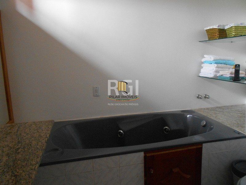 Casa para Venda - 430m², 3 dormitórios, sendo 1 suites, 2 vagas - Vila Nova