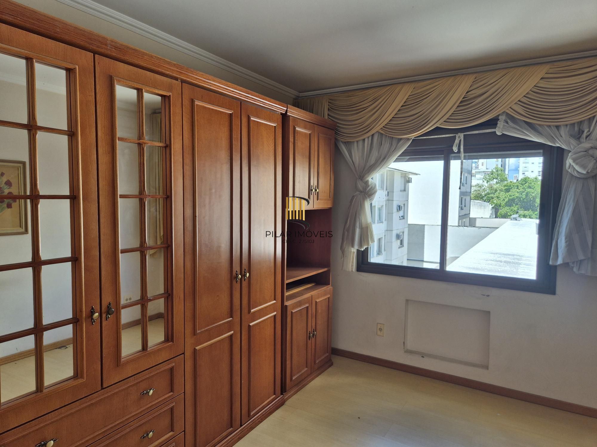 2D com suíte, churrasqueira e vaga