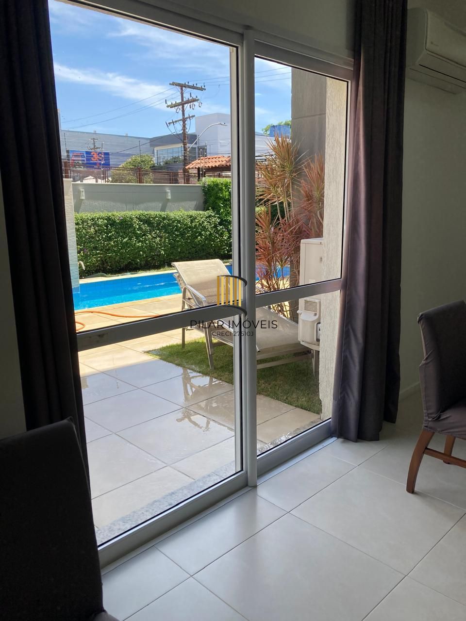 Apartamento 2 dormitórios com suíte e vaga coberta escriturada