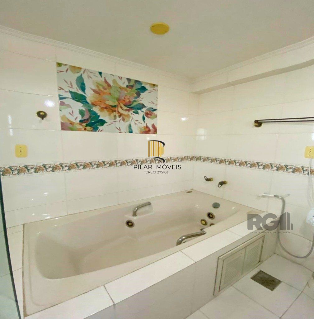 CASA - 4 dorms. -  3 vagas - 254,79 m² - SANTA TEREZA