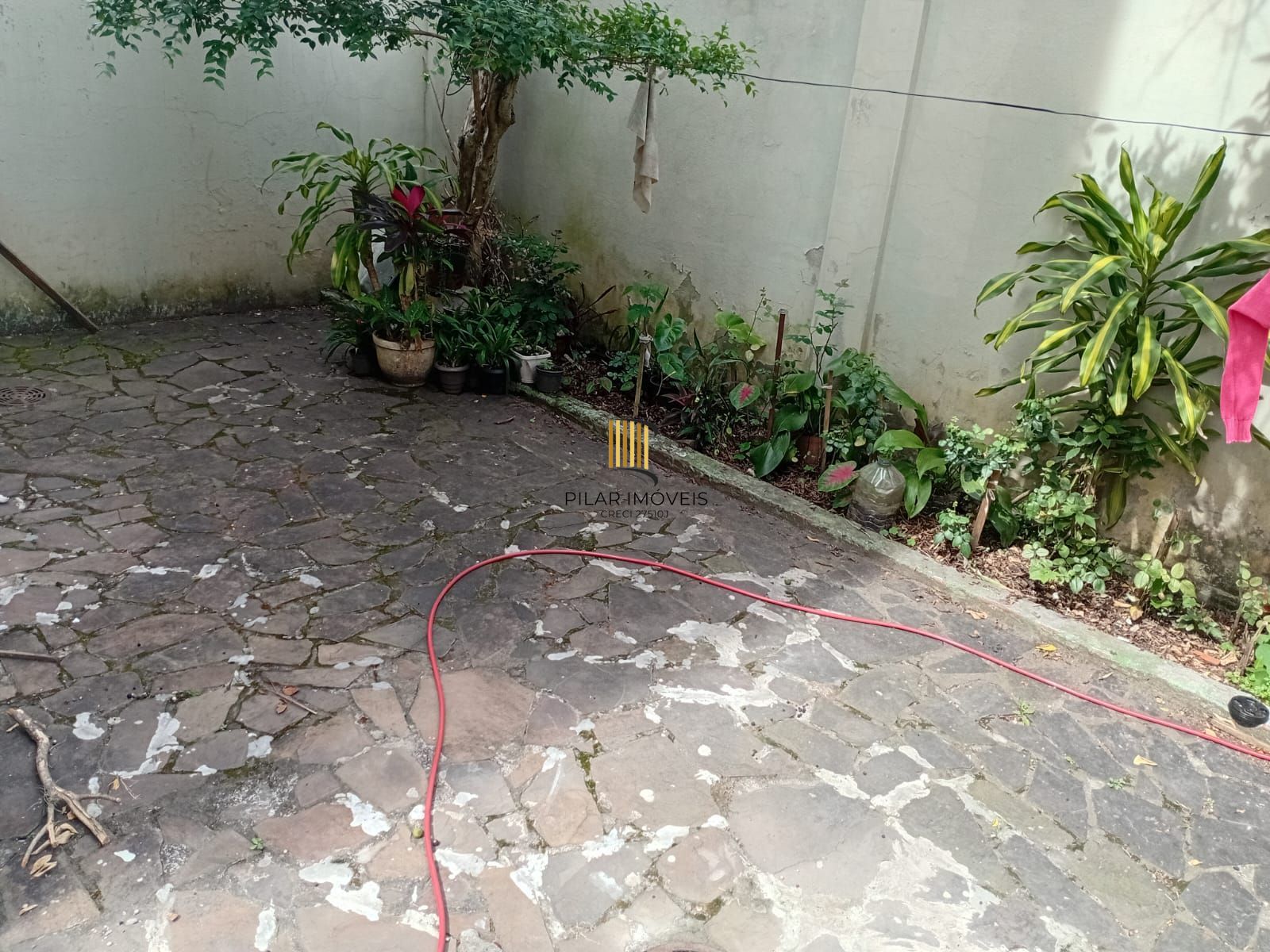 Apartamento 2  dormitórios  térreo com gardem