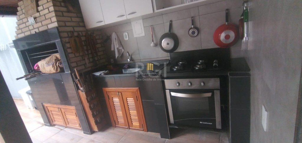 Casa para Venda - 243m², 2 dormitórios, sendo 1 suites, 3 vagas - Glória